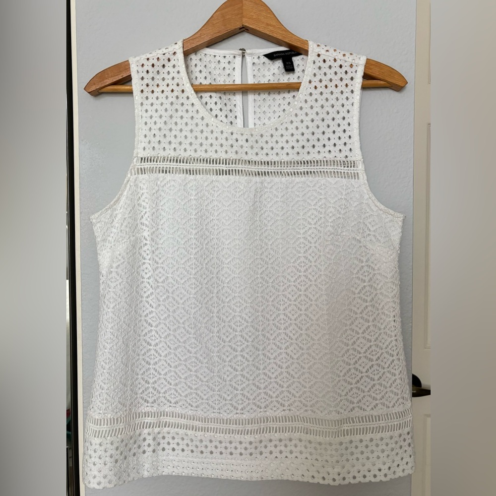 Banana Republic White Eyelet Shell Top XS